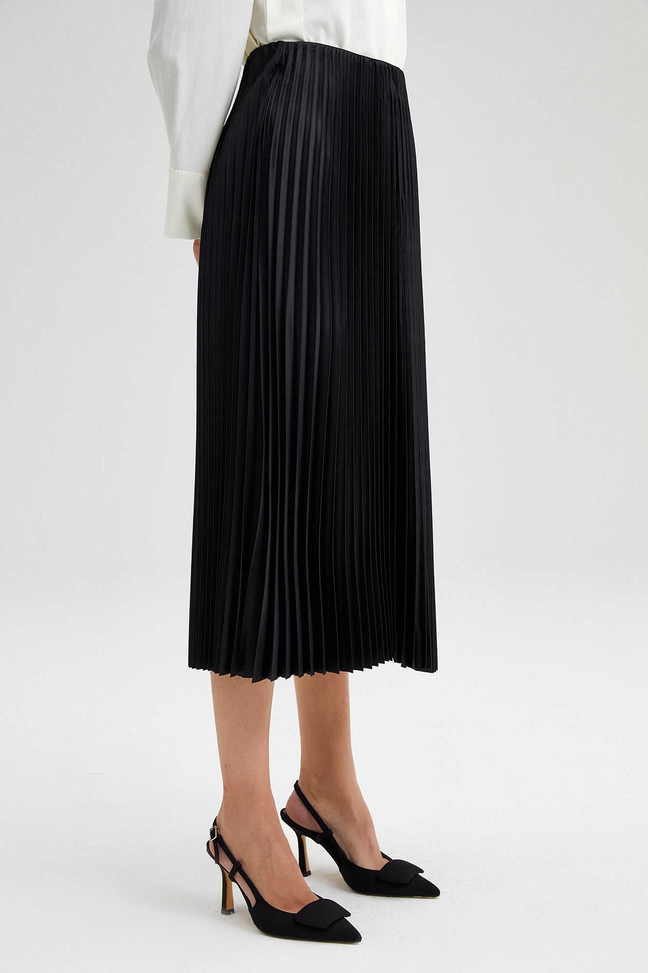 PLEATED SATIN SKIRT