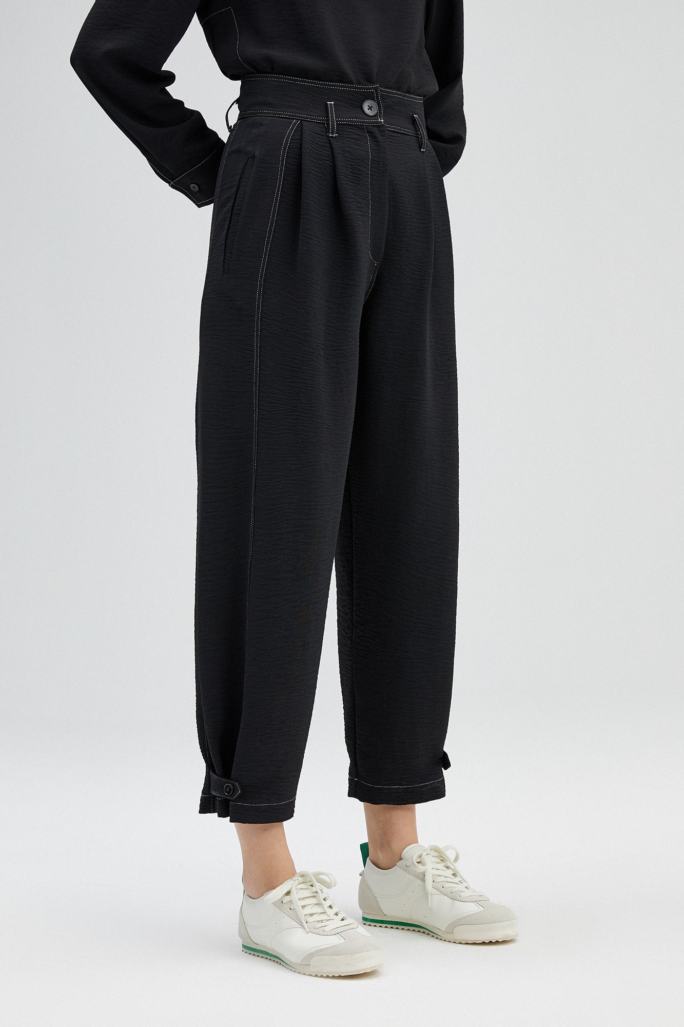 CONTRAST STITCHED BAGGY TROUSERS